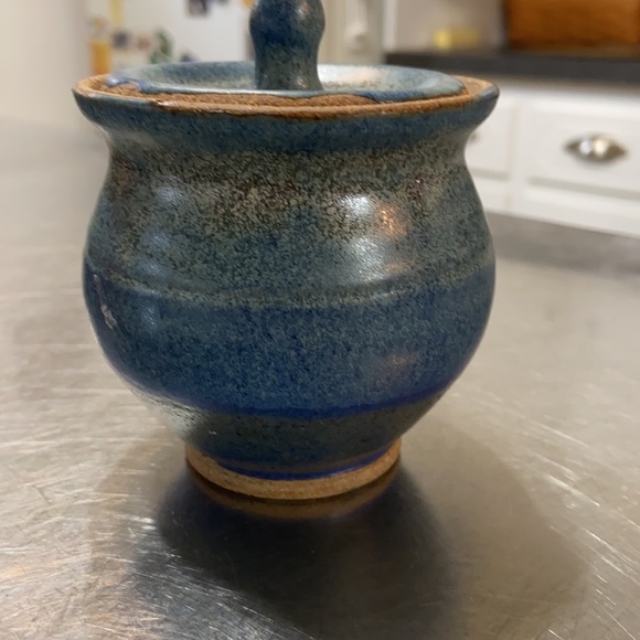 Hand thrown Creamer and Sugar Bowl - Picture 11 of 15
